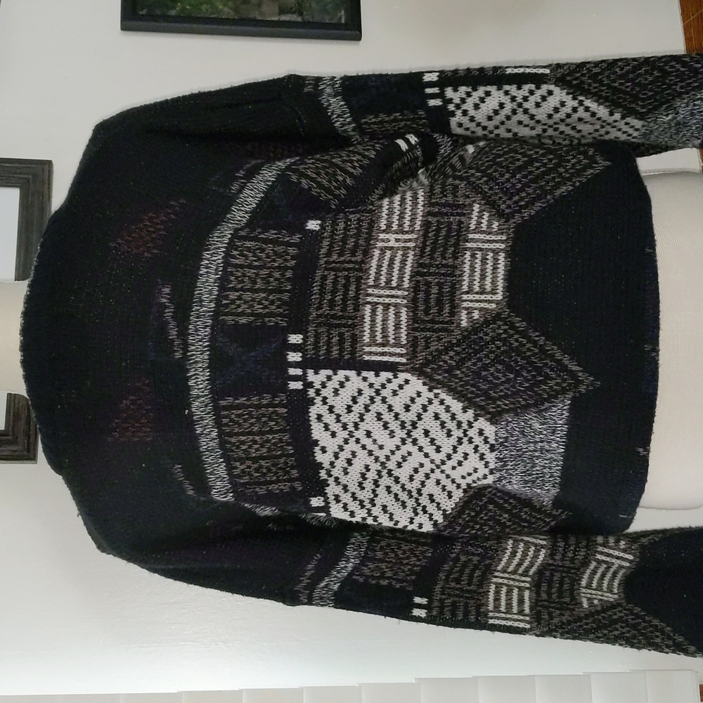 Expressions | Sweater - Picture 5 of 6